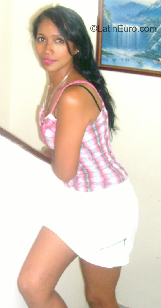 Date this cute Colombia girl Ruby from Buga CO8477