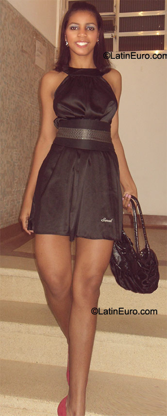 Date this nice looking Brazil girl Suzana from Sao Paulo BR6169