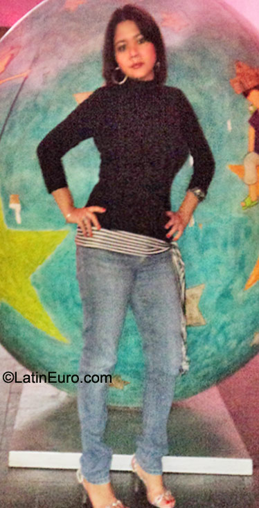 Date this fun El Salvador girl Mercedes from San Salvador SV25