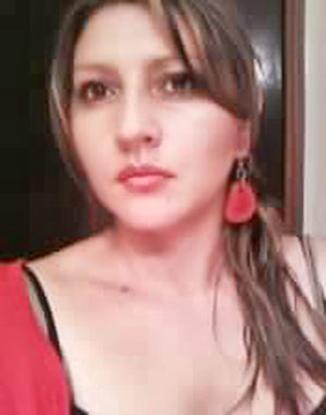 Date this attractive Colombia girl Maria from Bogota CO8682