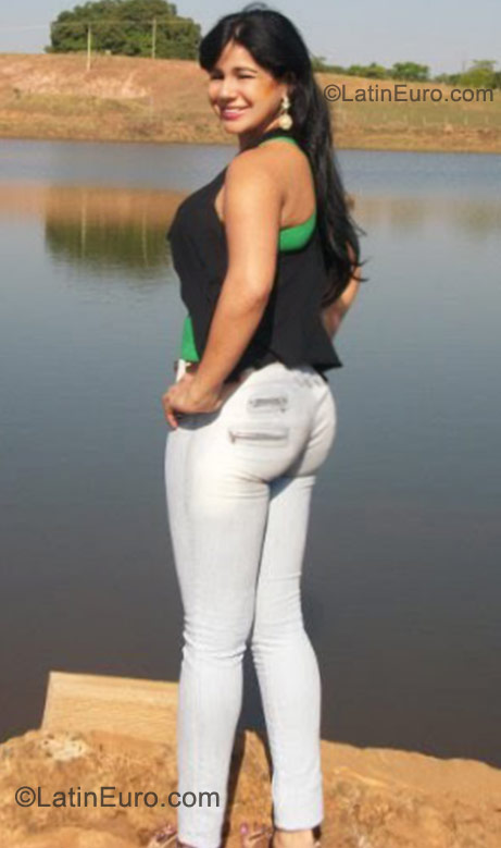 Date this happy Brazil girl Drica from Goiania BR6203
