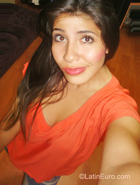 Date this attractive Mexico girl Kimberly from Guadalajara MX540