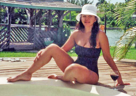 Date this voluptuous Mexico girl Maria from Cancun MX542
