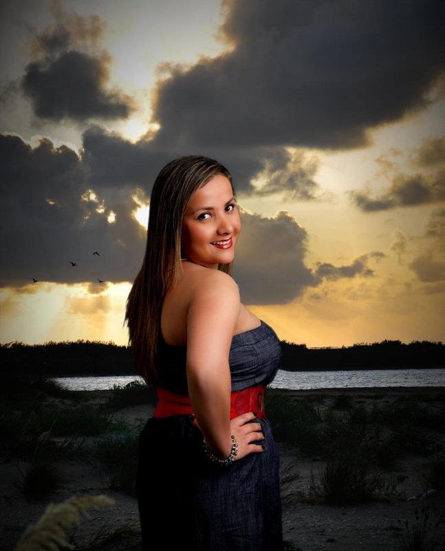 Date this hot Burundi girl Sofia from Bogota CO8769