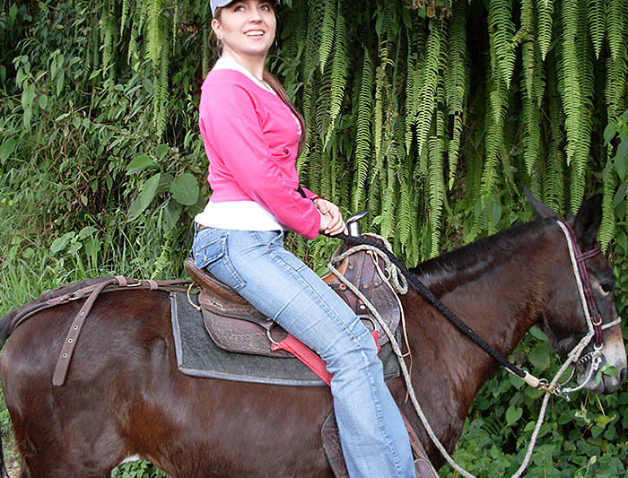 Date this delightful Colombia girl Angela Maria from Manizales CO8824