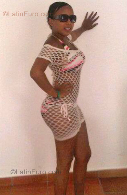 Date this happy Dominican Republic girl Ruth from San Cristobal DO10005