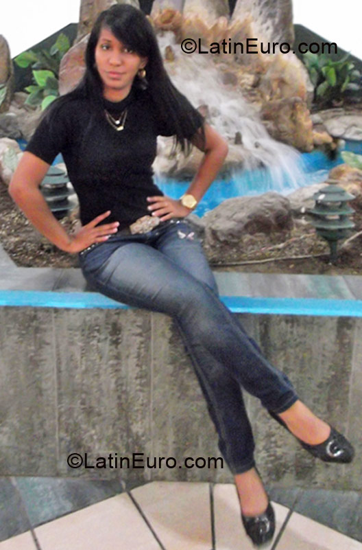 Date this cute Dominican Republic girl Caro from Santo Domingo DO10012