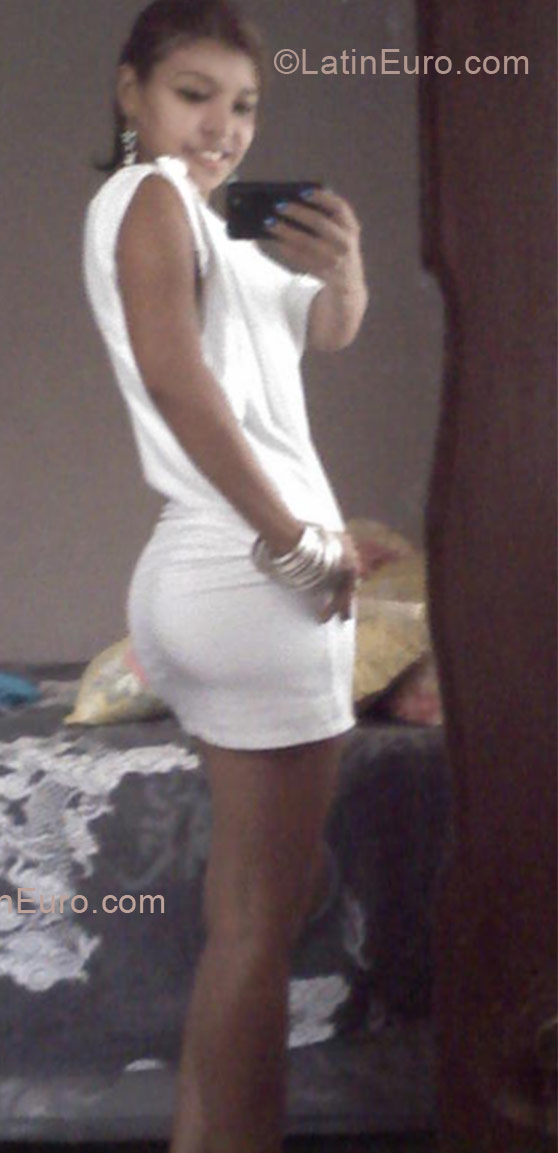 Date this exotic Honduras girl Winora from La Ceiba HN1144