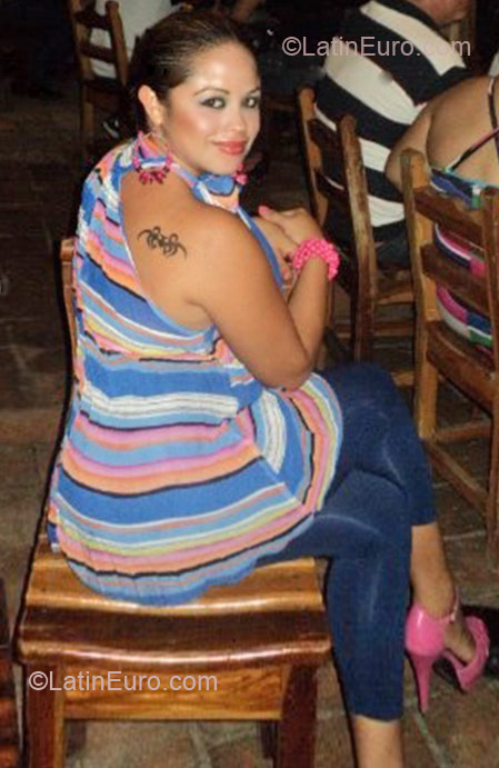 Date this beautiful Mexico girl Claudia from Mazatlan MX571