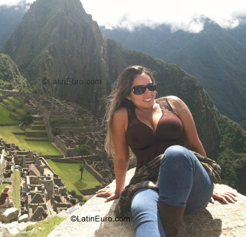 Date this hard body Colombia girl Lady from Barranquilla CO8975