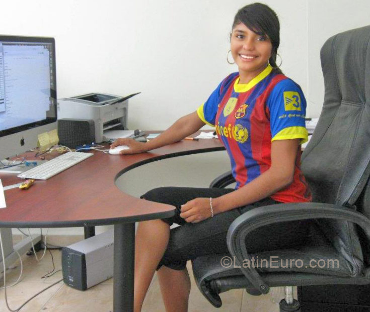 Date this lovely Honduras girl Angie from San Pedro Sula HN526
