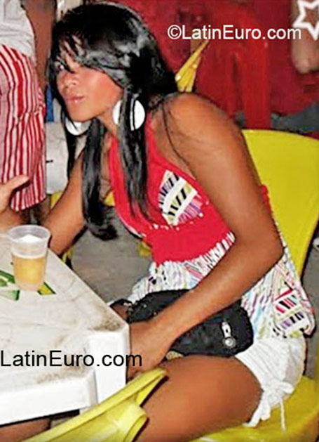 Date this hot Brazil girl Cida from Brasilia BR6263