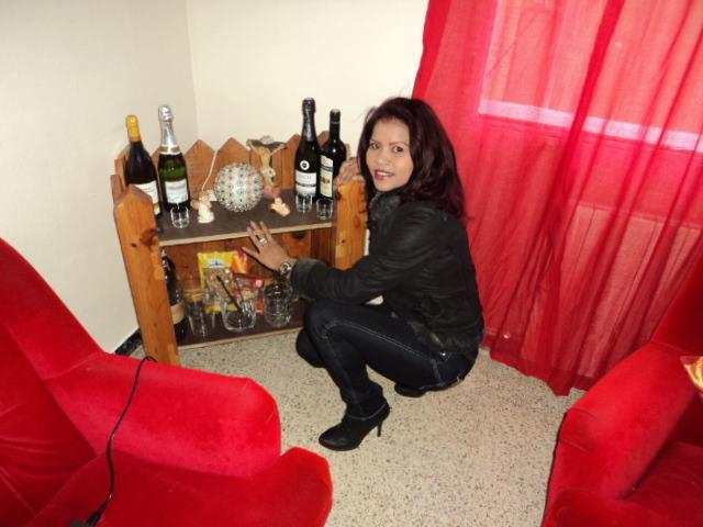 Date this athletic Spain girl Yannette from Sevilla ES221