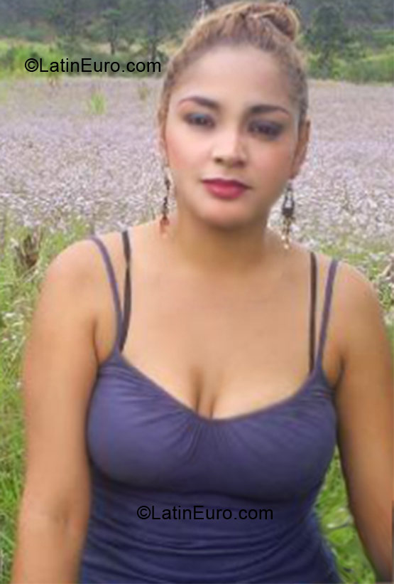 Date this delightful Honduras girl Kelyn from Tegucigalpa HN533