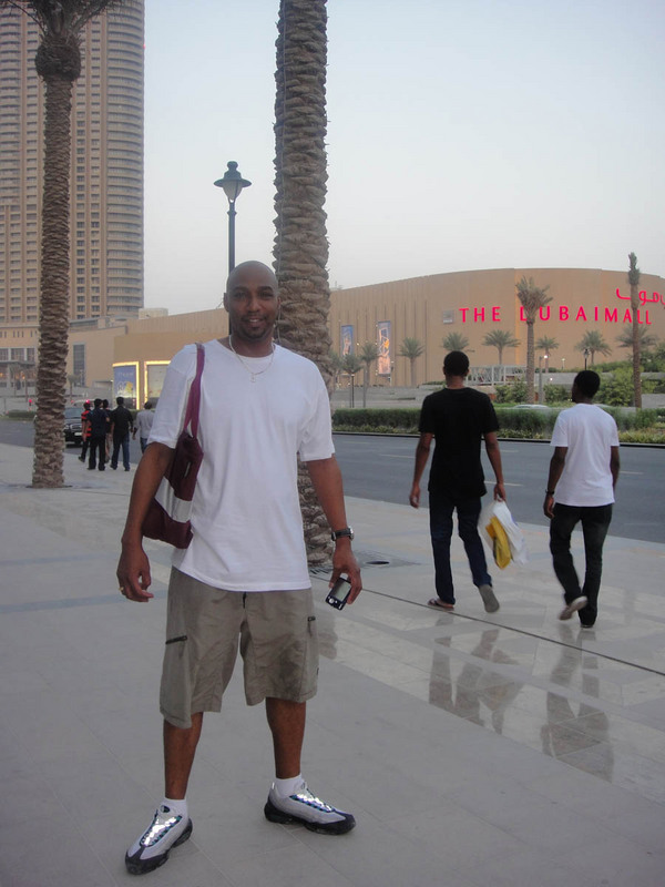 Date this tall United States man David from Dubai US12088