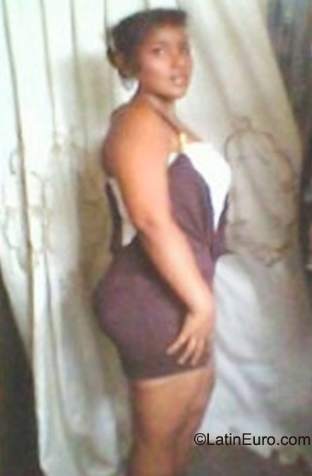 Date this young Honduras girl Cynthia from La Ceiba HN543