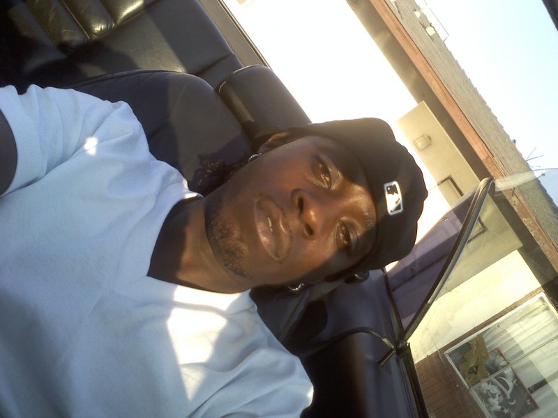Date this stunning United States man Lilmankey3 from Bakersfield US12167