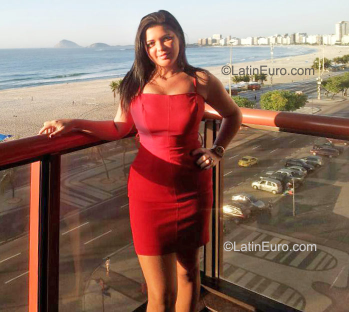 Date this hot Brazil girl Emerian from Rio de Janeiro BR6305