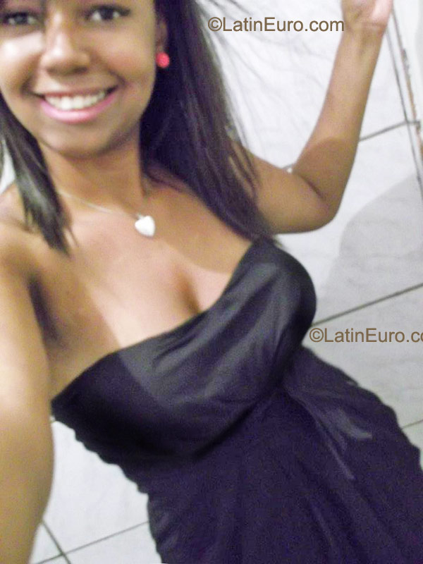 Date this voluptuous Brazil girl Bianca from Sao Paulo BR6306