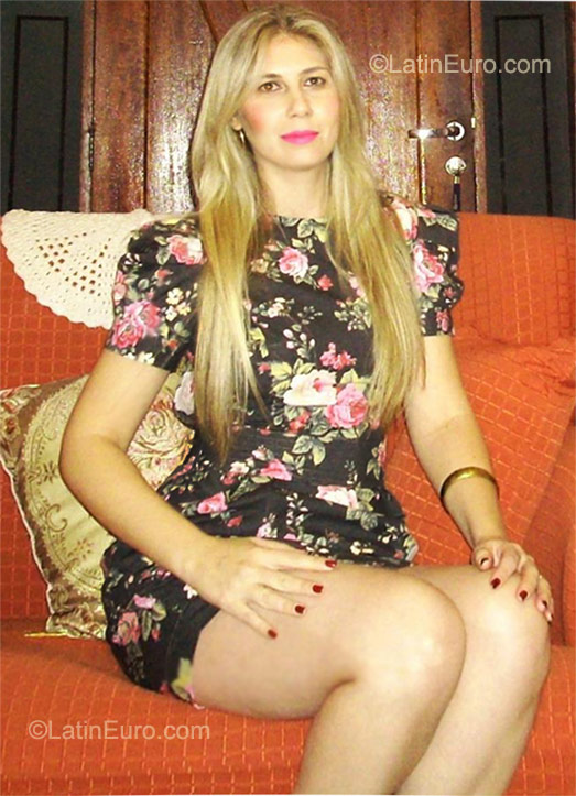 Date this voluptuous Brazil girl Aline from Severinia BR6309