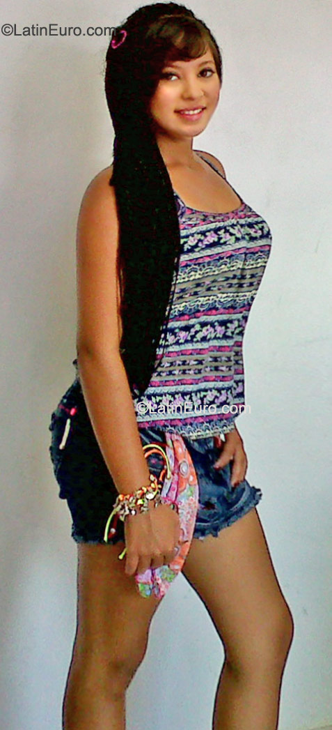 Date this sultry Colombia girl Alexandra from Cali CO9225