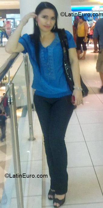 Date this gorgeous Honduras girl Miriam from San Pedro Sula HN572