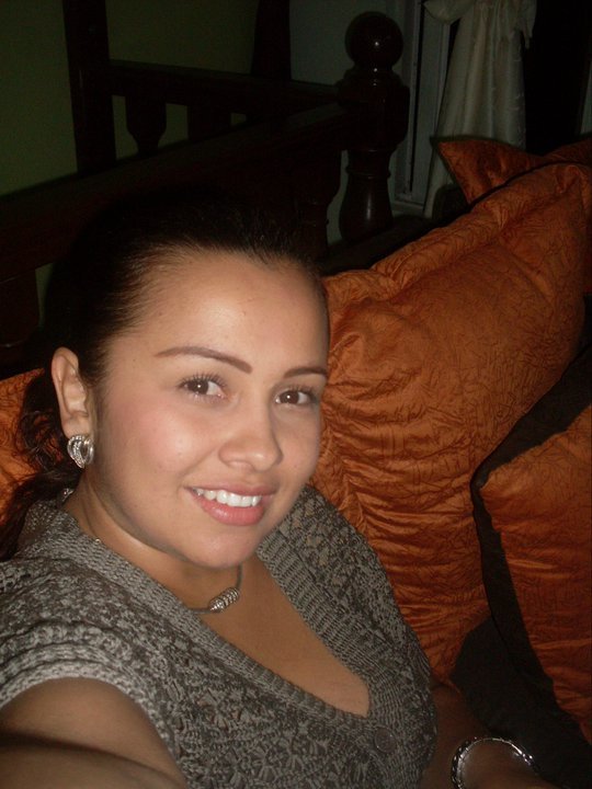 Date this nice looking Colombia girl Preciosa1125 from Colombia CO9292