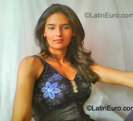 Date this voluptuous Colombia girl Maribel from Manizales CO9316