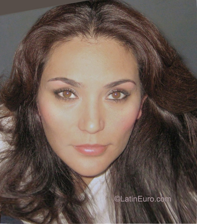 Date this good-looking Mexico girl Elva from Mexico City MX615