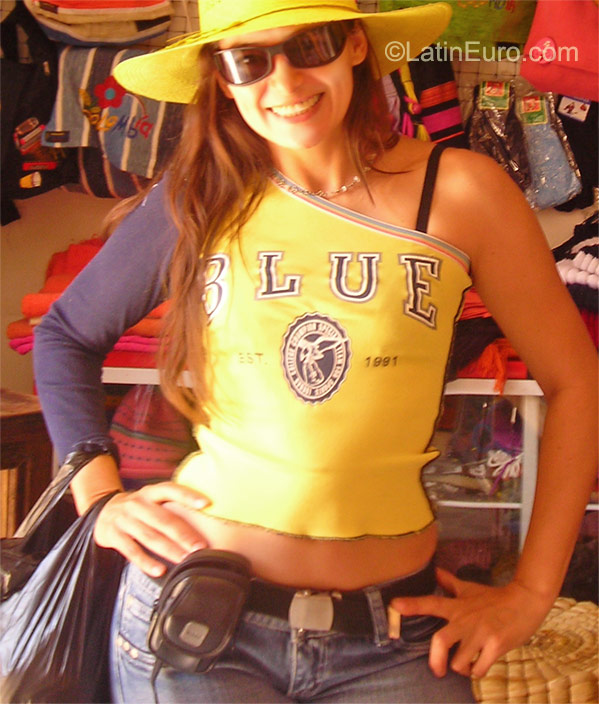 Date this pretty Colombia girl Natasha2013 from Medellin CO9321