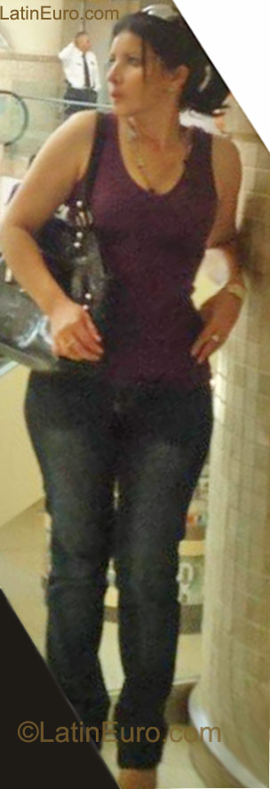 Date this tall United States girl Karla from Hallandale Beach US12296