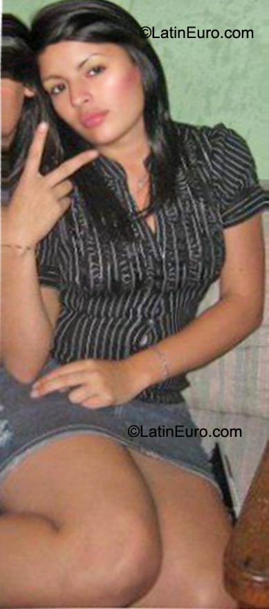Date this attractive Colombia girl Johana from Manizales CO9408
