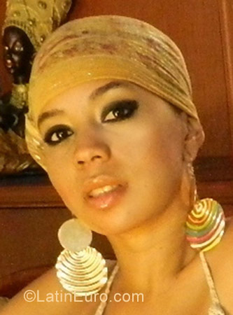 Date this voluptuous Colombia girl Lady vanessa from Cali CO11302