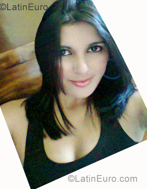 Date this gorgeous Brazil girl Aline Roberta from Manaus BR6379