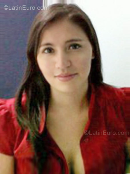 Date this nice looking Honduras girl Nelly from Tegucigalpa HN614