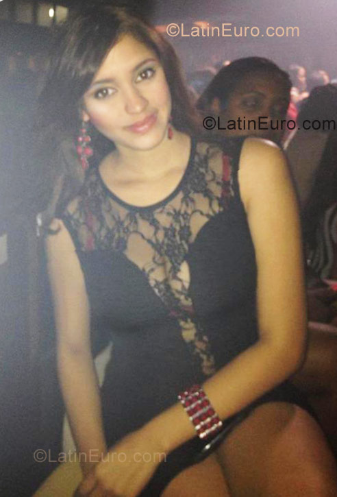 Date this voluptuous Dominican Republic girl Ambar from Santiago DO10541