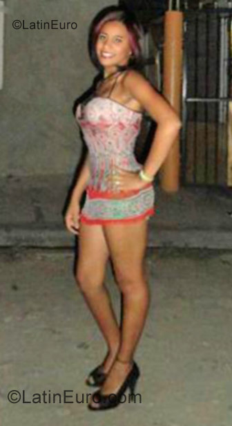 Date this georgeous Dominican Republic girl Andriey from Santiago DO25387
