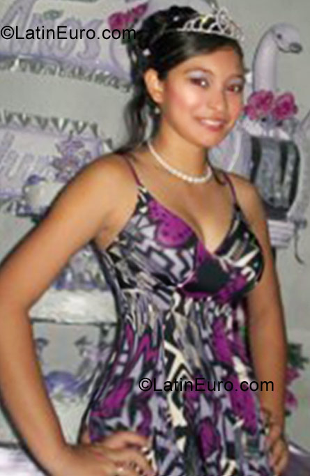 Date this good-looking Panama girl Yri from Panama City PA261