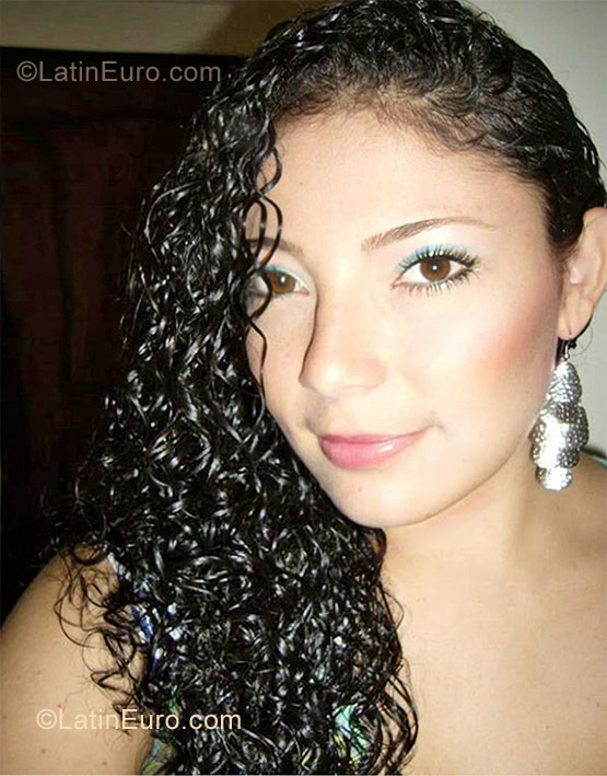 Date this sensual Colombia girl Rocio from Cali CO9581