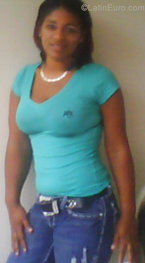 Date this beautiful Dominican Republic girl Yaira from Santiago DO10615