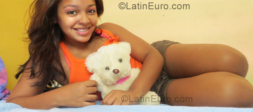 Date this passionate Brazil girl Angela from Manaus BR6546