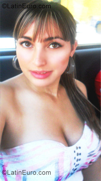 Date this lovely Colombia girl Camila from Bogota CO9675