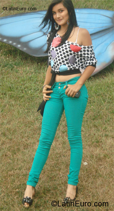 Date this hot Colombia girl Alejhandra from Bogota CO9743