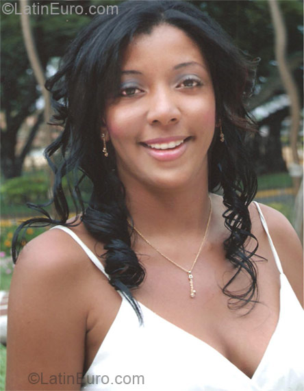Date this delightful Colombia girl Diana from Cali CO9747