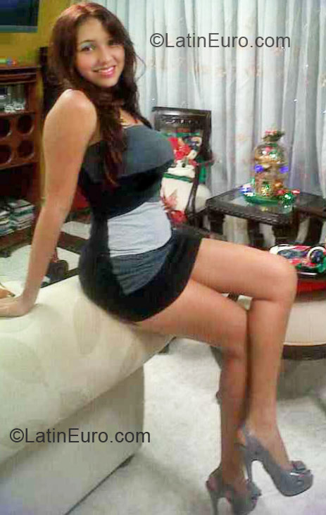 Date this sensual Botswana girl Alguiso from Cali CO9764