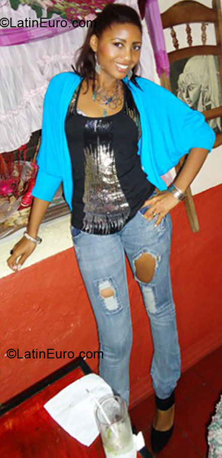 Date this young Costa Rica girl Manyara from San Jose CR239