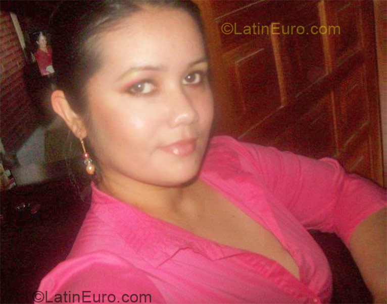 Date this good-looking Honduras girl Thania from Tegucigalpa HN643