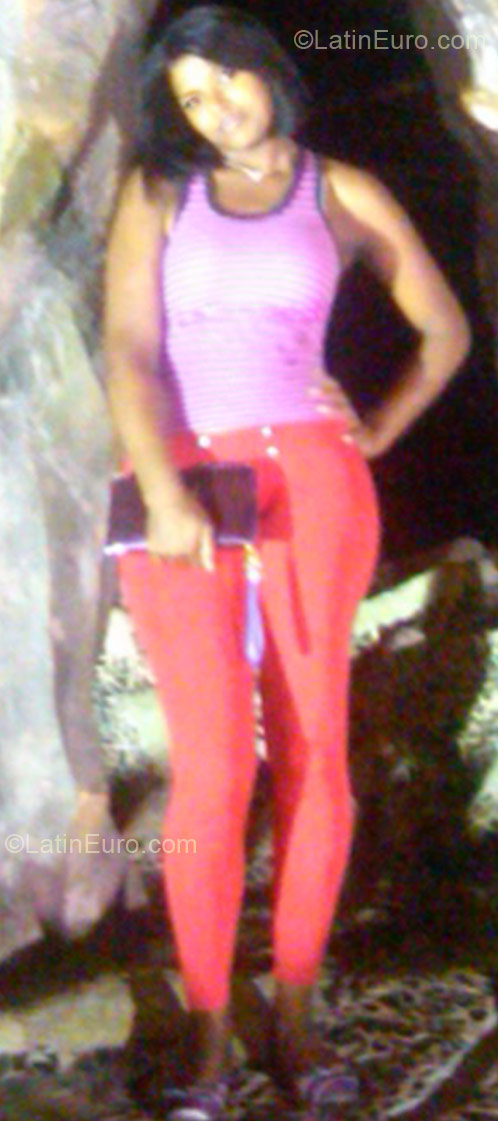 Date this delightful Dominican Republic girl Malu19911 from Santo Domingo DO10773