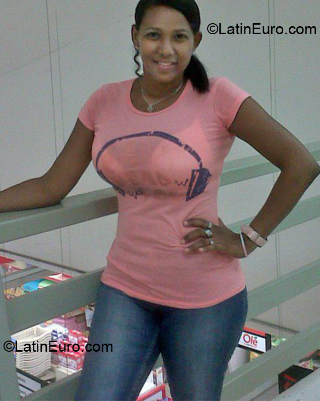 Date this exotic Dominican Republic girl Jessica from Santo Domingo DO10869