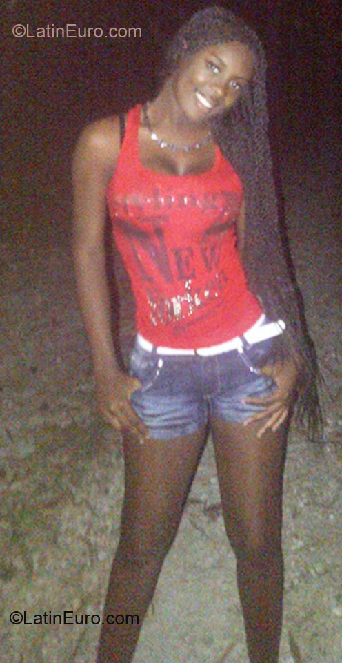 Date this hard body Jamaica girl Racquel from Montego Bay JM508